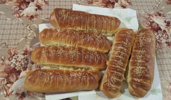 Закуски с колбас, кашкавал и маслини