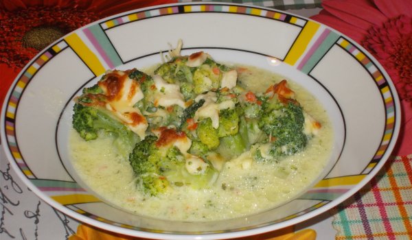 Замразени броколи с топено сирене