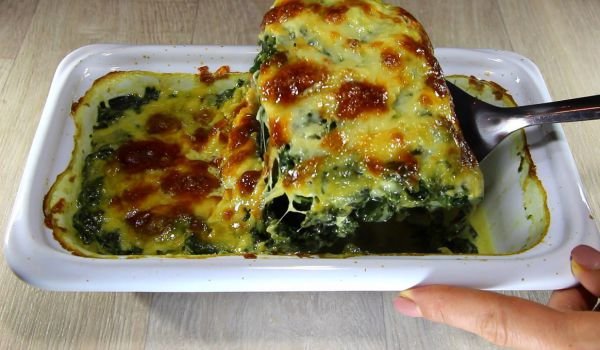 Запечен спанак с яйца и кашкавал на фурна