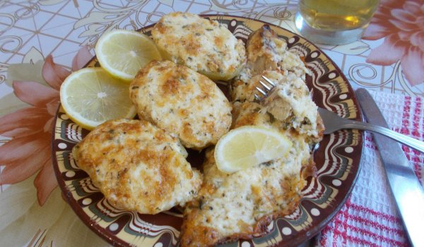 Запечена скумрия и картофи с кашкавалена коричка