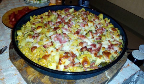 Запечени картофи с бекон и кашкавал