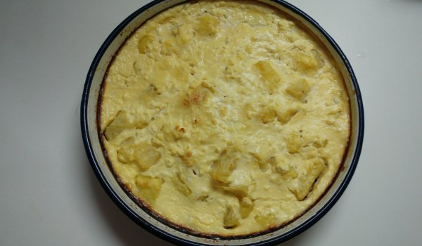 Запечени картофи с яйца и прясно мляко
