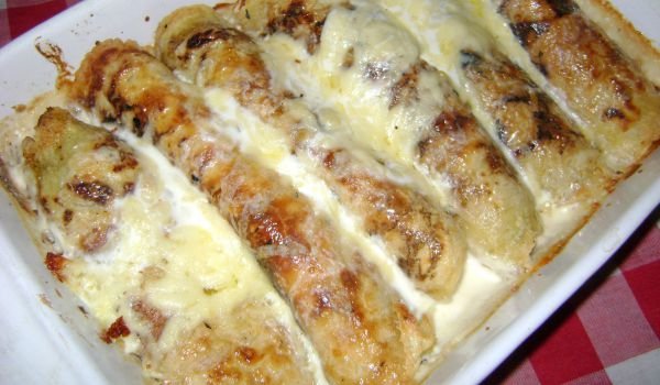 Запечени палачинки със сирене, сметана и кашкавал