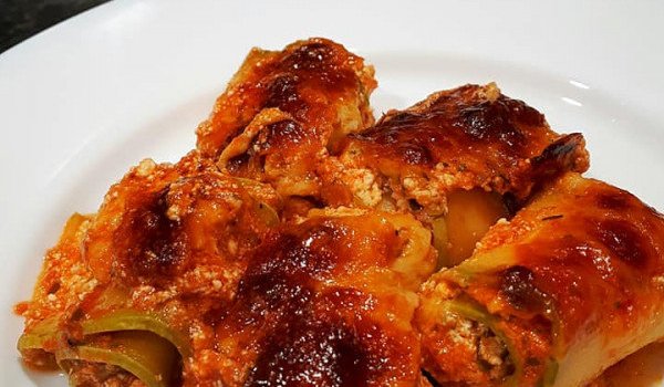 Запечени рулца от тиквички със сирене