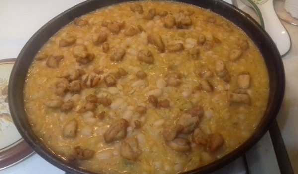 Запечено кисело зеле с боб и джумерки