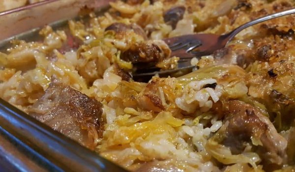 Запечено зеле с ориз и месо