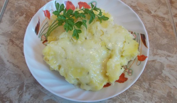 Запеканка от картофи, сирене и кашкавал