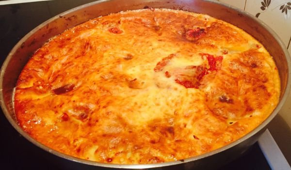 Запеканка от печени чушки със сирене и яйца