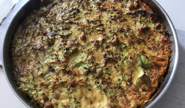 Запеканка с броколи, моркови и нахут