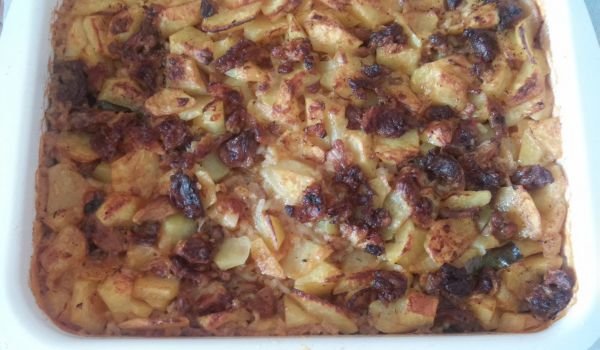 Запеканка с червено месо и картофи