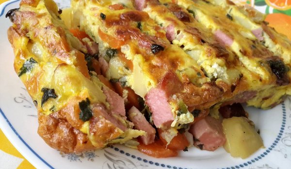 Запеканка с лапад, картоф и колбас