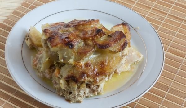Запеканка с пиле и картофи