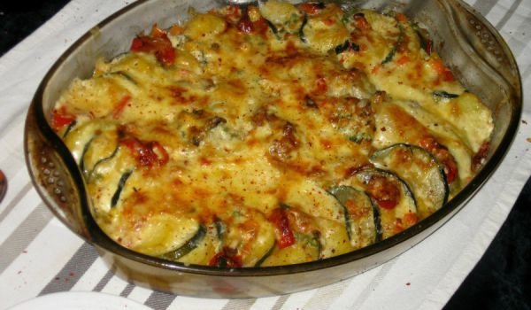 Запеканка с пиле и много зеленчуци