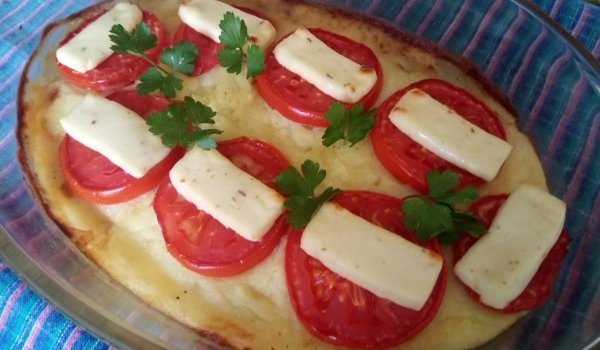 Запеканка с пилешко, гъби и картофено пюре