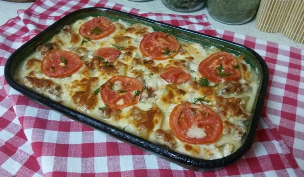 Запеканка с пилешко и пушено свинско филе