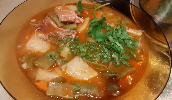 Зелен фасул с картофи и свинско на манджа