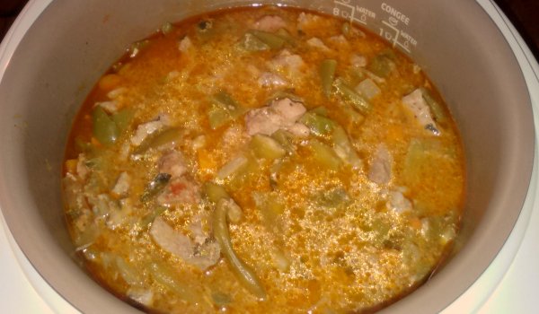 Зелен фасул със свинско в мултитукър