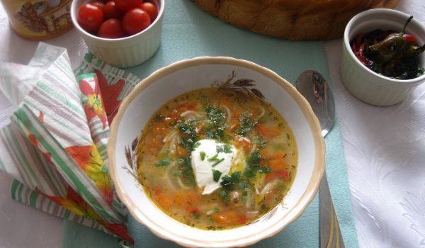 Зеленчукова чорба с месни топчета