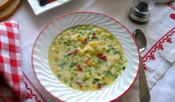 Зеленчукова супа с макарони и бекон