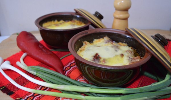 Зеленчукови гювечета с кашкавал