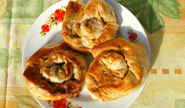 Зеленчукови постни банички с щир