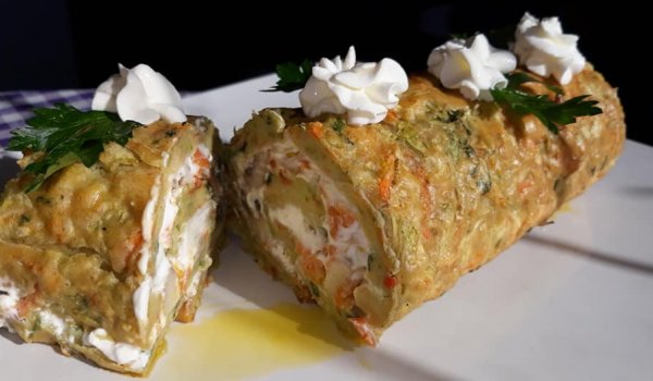 Зеленчуково руло с пълнеж от сметана и гъби