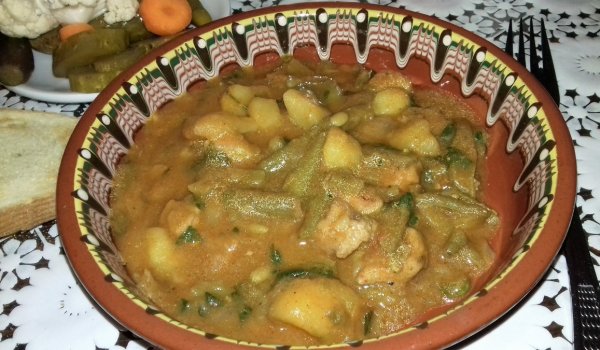 Зимна яхния със свинско, зеленчуци и горчица