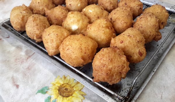 Златисти бухтички с извара